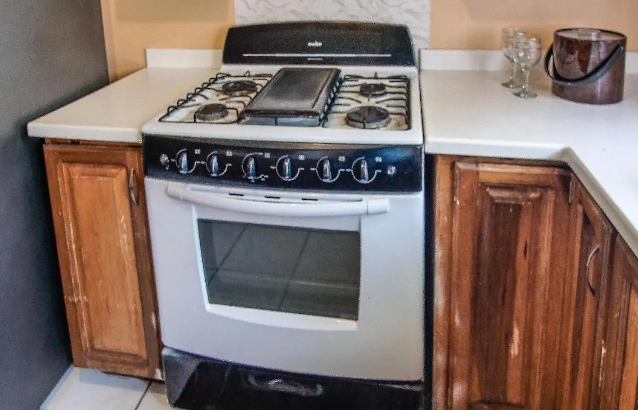 876 Ja Oasis & Homestay - By Kingston Airport 0*,