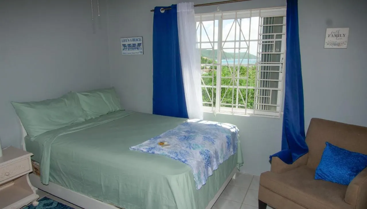 876 Ja Oasis & Homestay - By Kingston Airport