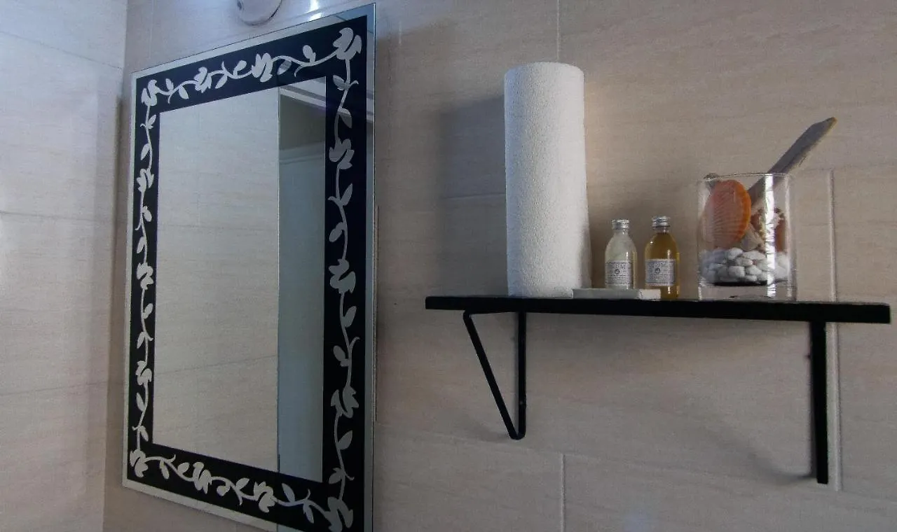 876 Ja Oasis & Homestay - By Kingston Airport