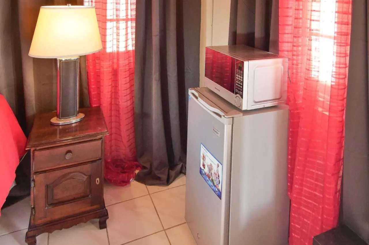 876 Ja Oasis & Homestay - By Kingston Airport Jamaika