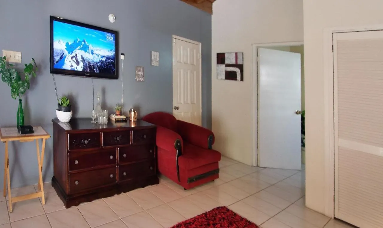 876 Ja Oasis & Homestay - By Kingston Airport Jamaika