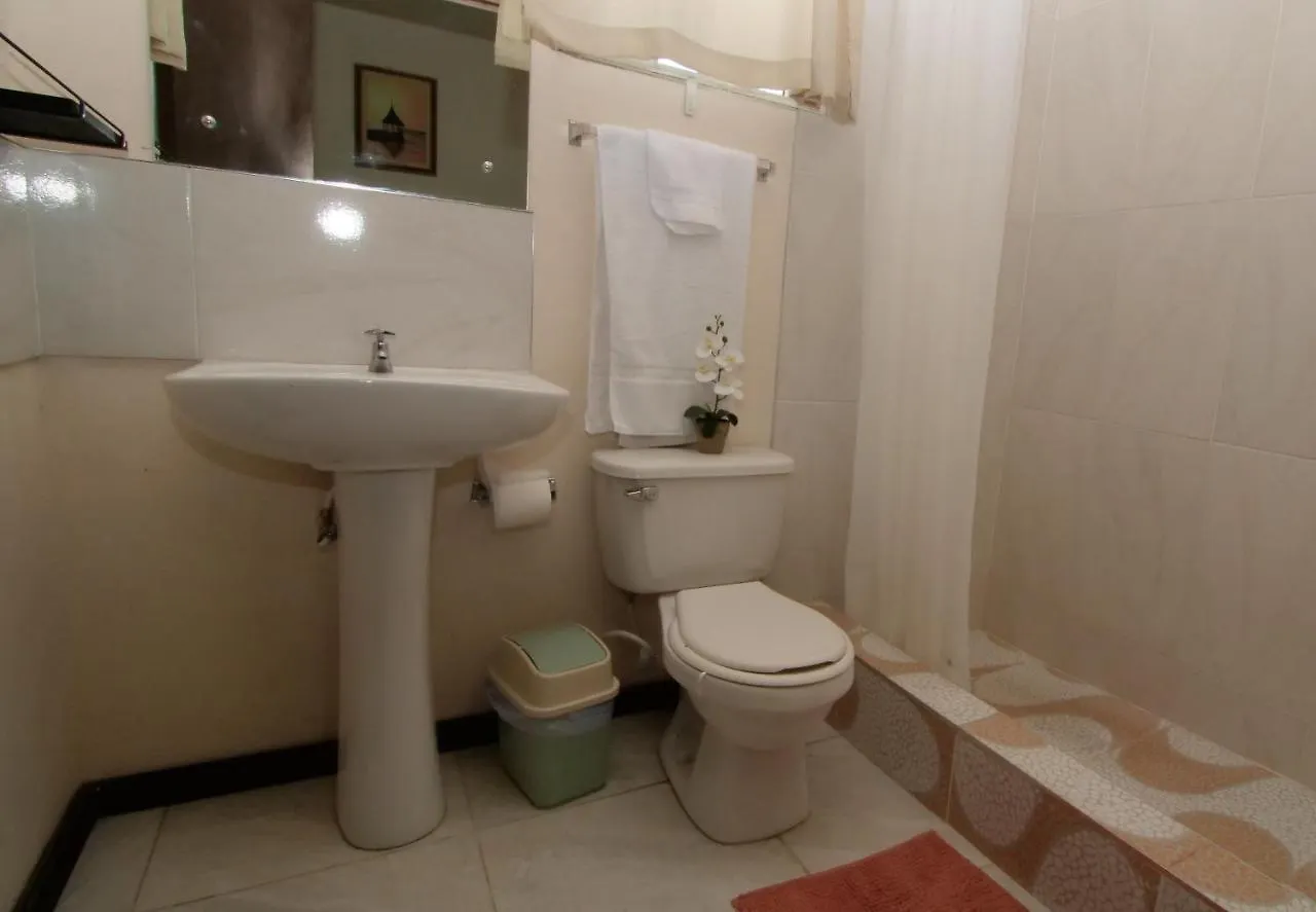 876 Ja Oasis & Homestay - By Kingston Airport
