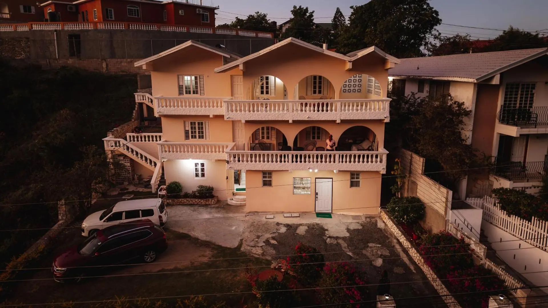 876 Ja Oasis & Homestay - By Kingston Airport Jamaika